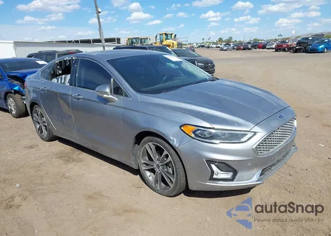 2020 Ford Fusion Titanium z USA, uszkodzony, nr VIN 3FA6P0K92LR118367